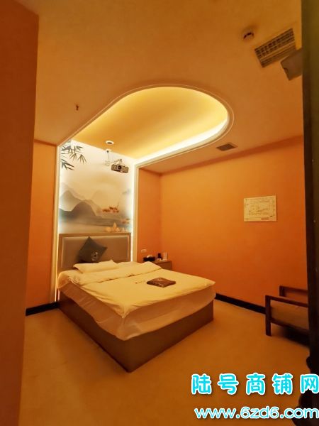 22������1300ƽ ����԰��ˮ��԰�ٽ���ԡ����ת��ʵ��ͼƬ