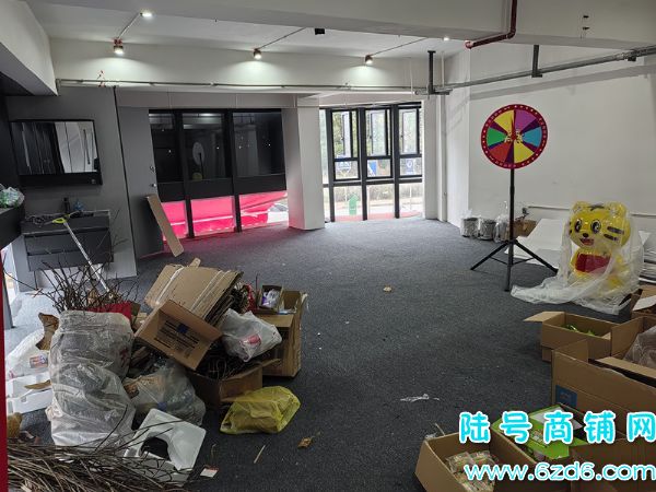 ��½�ţ���ɽ�����к�ӳɽ��˫��ͷת��������ʳ��ת�ã��ɿ�תʵ��ͼƬ