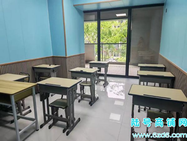 ��½�ţ���ɽ�����к�ӳɽ���ٽֶ�¥�������ת��ʵ��ͼƬ