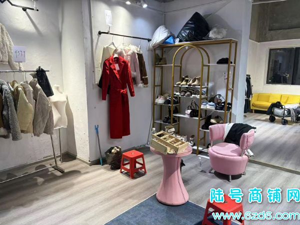 ��½�ţ���ǧ�׾�ת������700��ѹ�� С���ͷ׹㳡��װ��ת��ʵ��ͼƬ