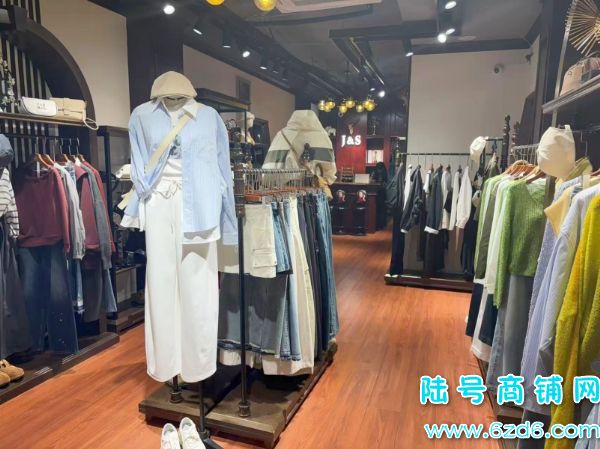 �����س�����λ���ٽ�68ƽ����������ת�÷ѣ���ҵ����ʵ��ͼƬ