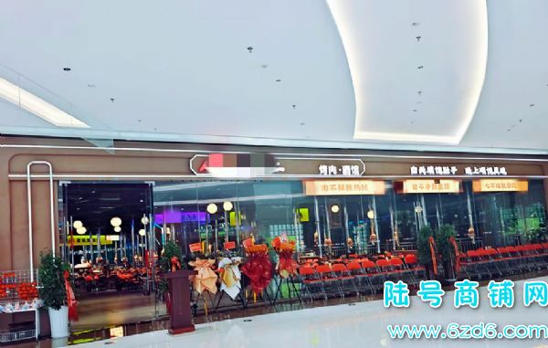 ��½�ţ�����԰����㳡900ƽ��װ������ͷ���������ת��ʵ��ͼƬ