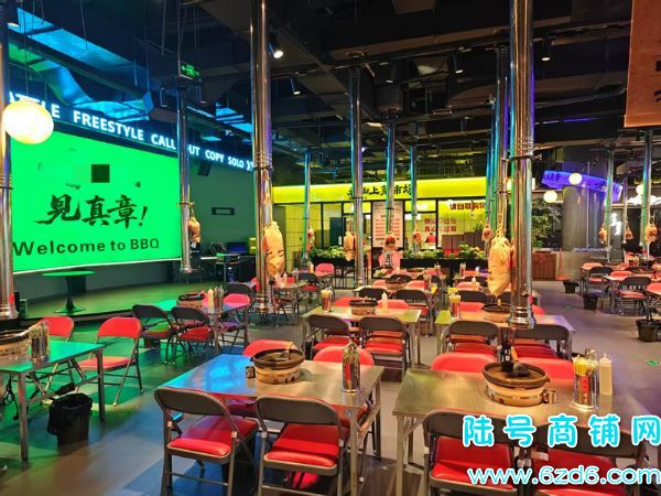 ��½�ţ�����԰����㳡900ƽ��װ������ͷ���������ת��ʵ��ͼƬ