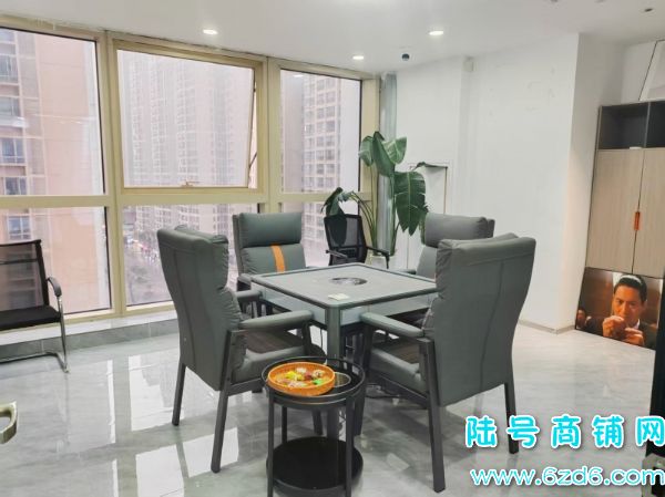 �ĸ����� 4�򻨹�԰�����㳡3��������ת�ã�һ������ʵ��ͼƬ