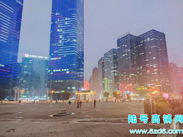 �ĸ����� 4�򻨹�԰�����㳡3��������ת�ã�һ������ʵ��ͼƬ