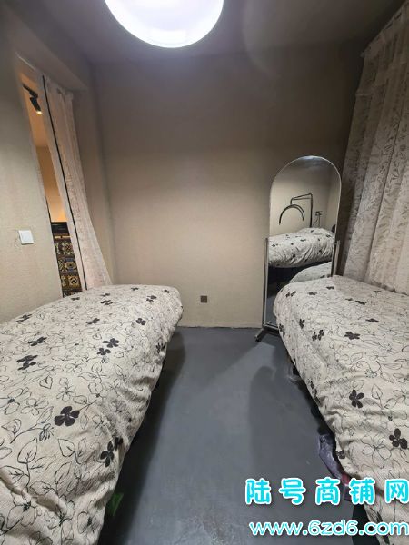 ��½�ţ������������ĵض��Ĳ����������޵�ת��ʵ��ͼƬ