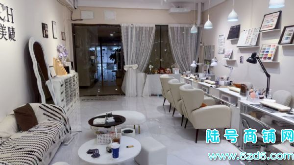 ����԰�����㳡2��60ƽ��װ���������׵�ת��ʵ��ͼƬ