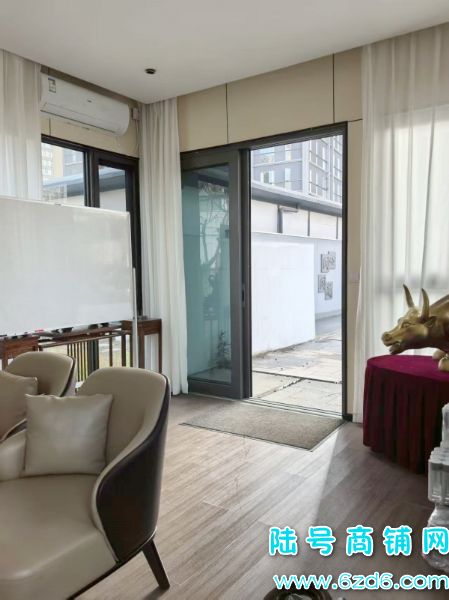 ��������700ƽ�칫���ؿ�ת�� λ����������ե��ʵ��ͼƬ