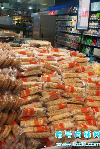 ��½�ţ�С���ڽ�·����С��ʳƷ�ӹ���ת�ã�����2500ʵ��ͼƬ