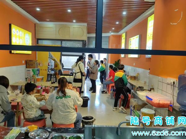 ��½�ţ�Ϣ���ؽ�ͨ·����Сѧ���ſ��ٽֲ�����ת�ã��ɿ�תʵ��ͼƬ