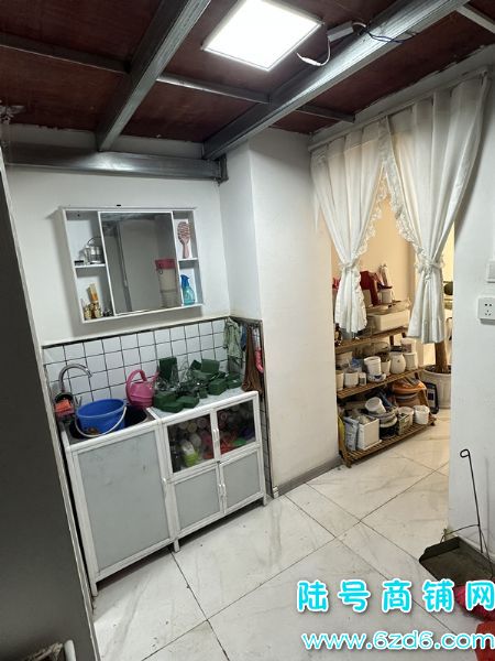 ��½�ţ���ɽ���������ݶ�D���ٽ־�װ�޻���ת��ʵ��ͼƬ