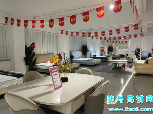 ��½�ţ�������������·ʮ������ͷ�Ҿӵ�ת�ã��ſھ���ͣ��ʵ��ͼƬ