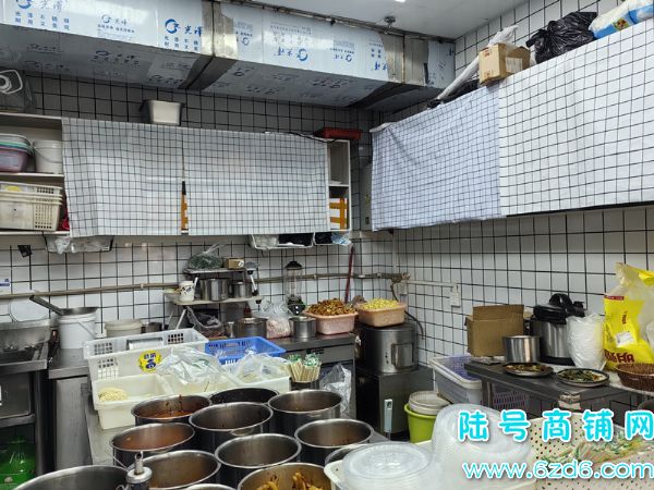 ��½�ţ��ڵ���ʦ��ѧԺ��ʳ�ֲ�����ת�ã��Ա߾�������¥ʵ��ͼƬ