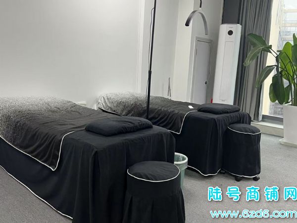 ��½�ţ�����������԰�����������������޵�ת��ʵ��ͼƬ