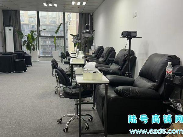 ��½�ţ�����������԰�����������������޵�ת��ʵ��ͼƬ