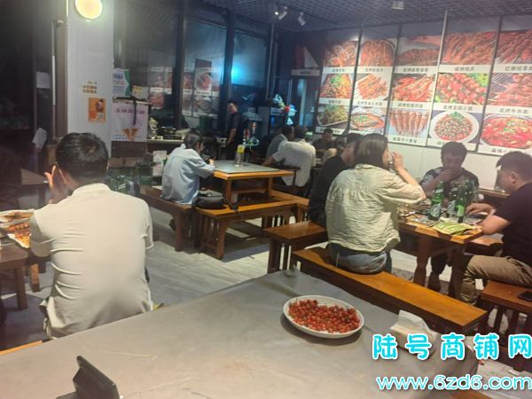 ��½�ţ���������һ��ɽ��ҹ��������ת�ã�����Ӫҵ�н��ֿ���ʵ��ͼƬ