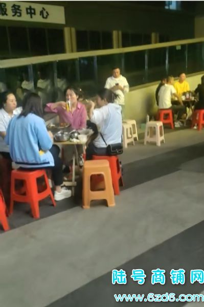 ��½�ţ���������һ��ɽ��ҹ��������ת�ã�����Ӫҵ�н��ֿ���ʵ��ͼƬ