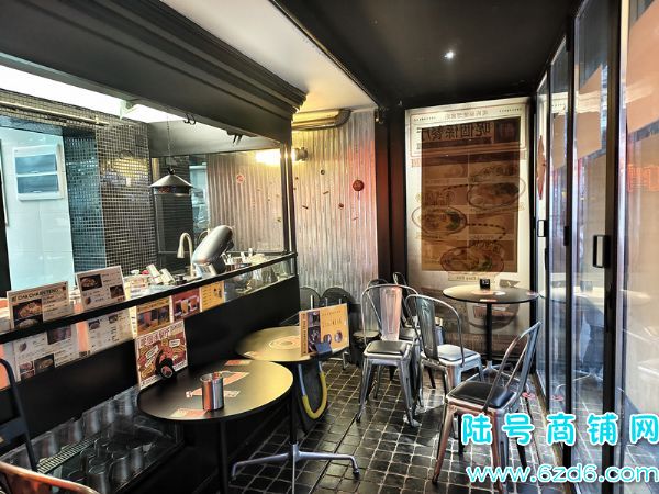 ��½�ţ��������ϳ���ʡ��·���ֲ�����ת�ã��������Ⱦƹݵ�ʵ��ͼƬ