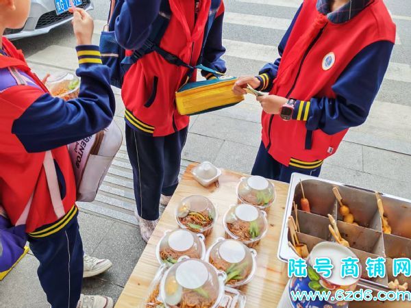 ���700 ��ǧת�ڵ����¹�·ѧУ���ٽ�С�Բ�����ת��ʵ��ͼƬ