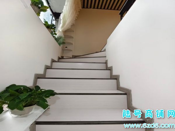 ��½�ţ�����԰���ڽ�1������������ת�ã�����1800ʵ��ͼƬ