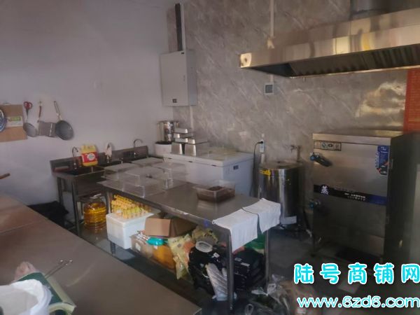 ��½�ţ�С�ӻƺ�·�����㳡������ʳ��ת�ã�����ѽ̼������̻�ʵ��ͼƬ